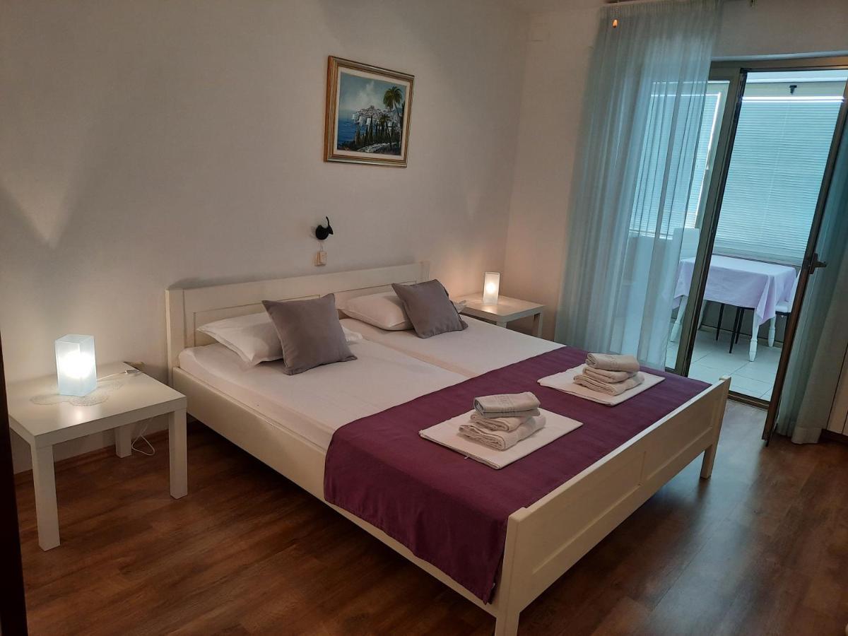 Apartments And Rooms Vinko Barbat na Rabu Екстер'єр фото