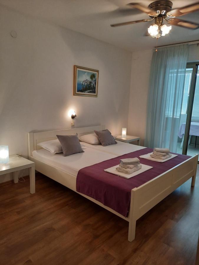Apartments And Rooms Vinko Barbat na Rabu Екстер'єр фото