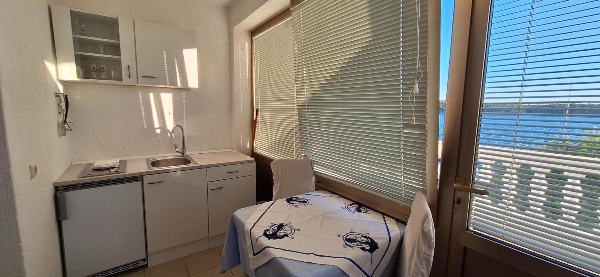 Apartments And Rooms Vinko Barbat na Rabu Екстер'єр фото